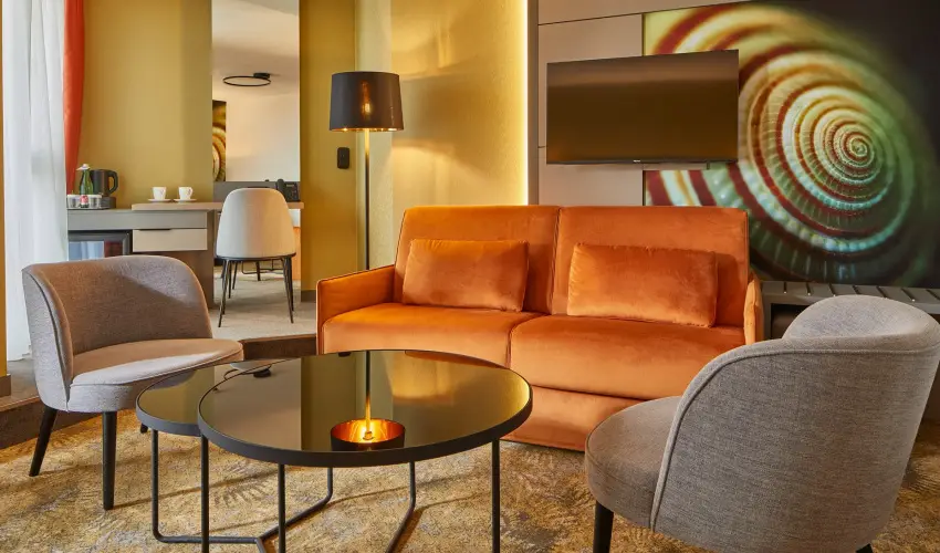 Hotel Helikon Keszthely - M�rcius 15.  (min. 2 �j)