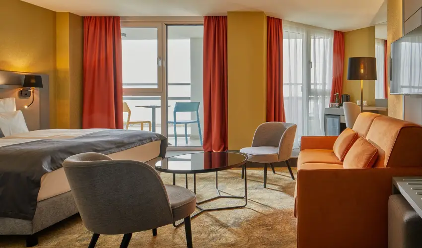 Hotel Helikon Keszthely - M�rcius 15.  (min. 2 �j)