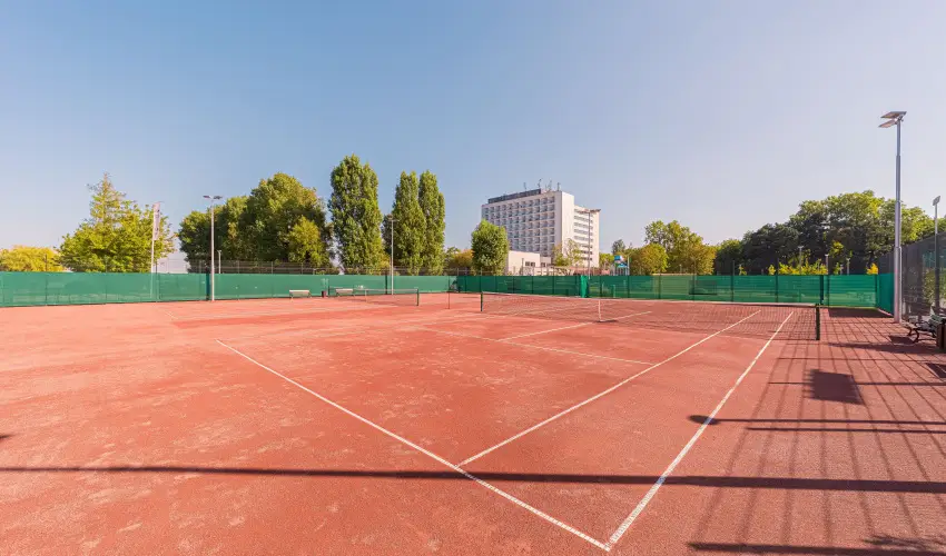Hotel Helikon Keszthely - M�rcius 15.  (min. 2 �j)