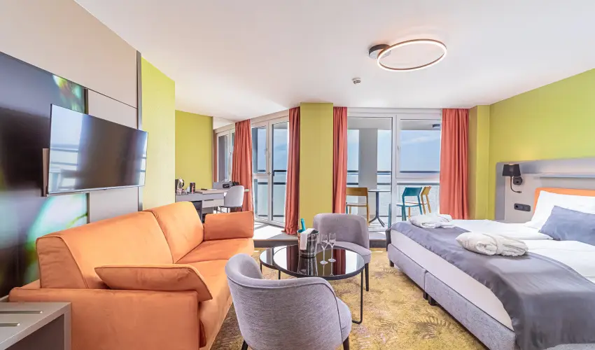 Hotel Helikon Keszthely - M�rcius 15.  (min. 2 �j)
