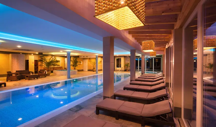 Hotel Honti Wellness �s Konferencia Sz�lloda Visegr�d - M�rcius 15. 