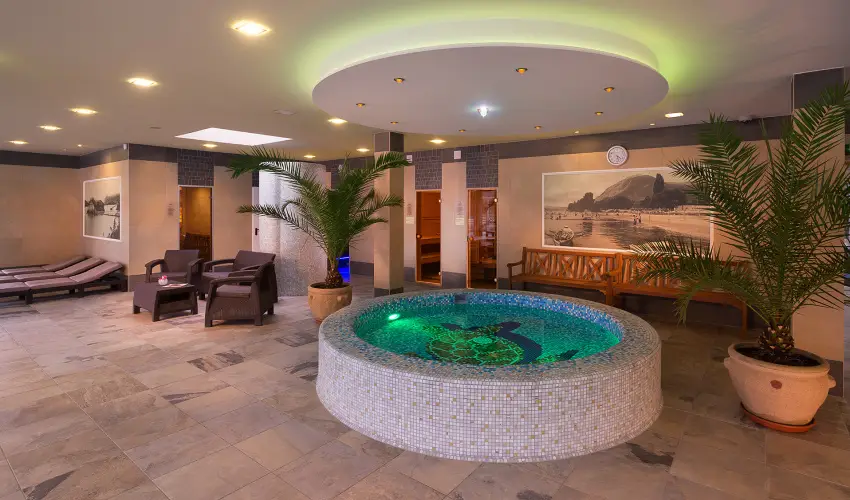 Hotel Honti Wellness �s Konferencia Sz�lloda Visegr�d - M�rcius 15. 