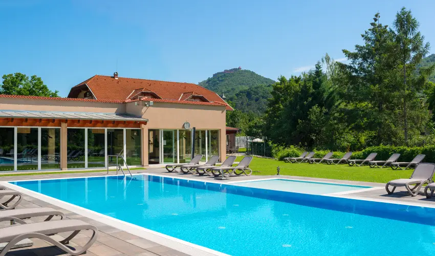 Hotel Honti Wellness �s Konferencia Sz�lloda Visegr�d - M�rcius 15. 