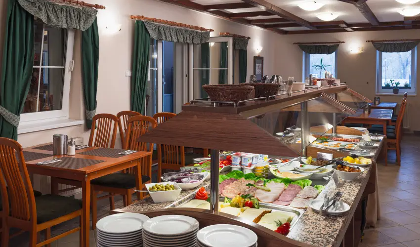 Hotel Honti Wellness �s Konferencia Sz�lloda Visegr�d - M�rcius 15. 