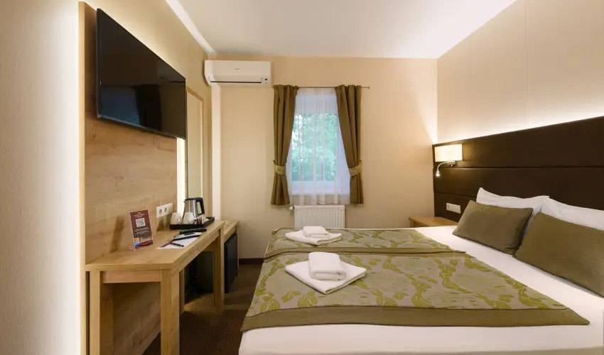 Hotel Honti Wellness �s Konferencia Sz�lloda Visegr�d - M�rcius 15. 