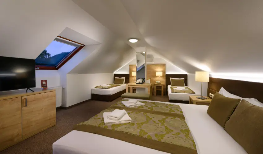 Hotel Honti Wellness �s Konferencia Sz�lloda Visegr�d - M�rcius 15. 