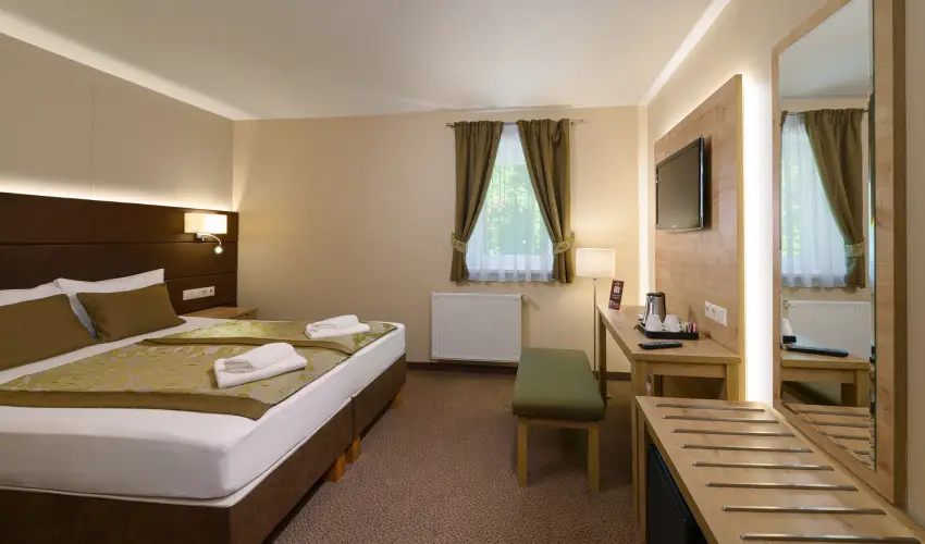 Hotel Honti Wellness �s Konferencia Sz�lloda Visegr�d - M�rcius 15. 