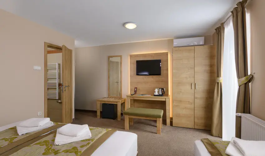 Hotel Honti Wellness �s Konferencia Sz�lloda Visegr�d - M�rcius 15. 