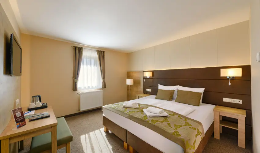 Hotel Honti Wellness �s Konferencia Sz�lloda Visegr�d - M�rcius 15. 