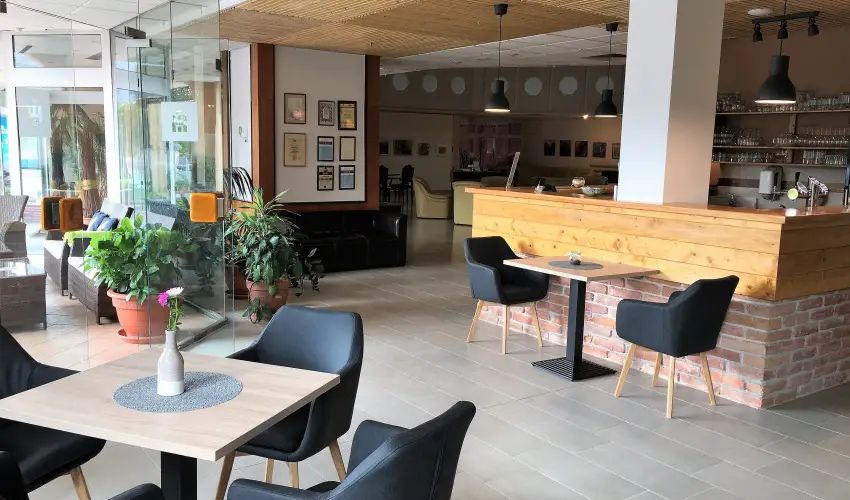 Hotel �rottk� K�szeg - M�rcius 15. (min. 2 �j)