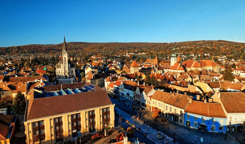 Hotel �rottk� K�szeg - M�rcius 15. (min. 2 �j)