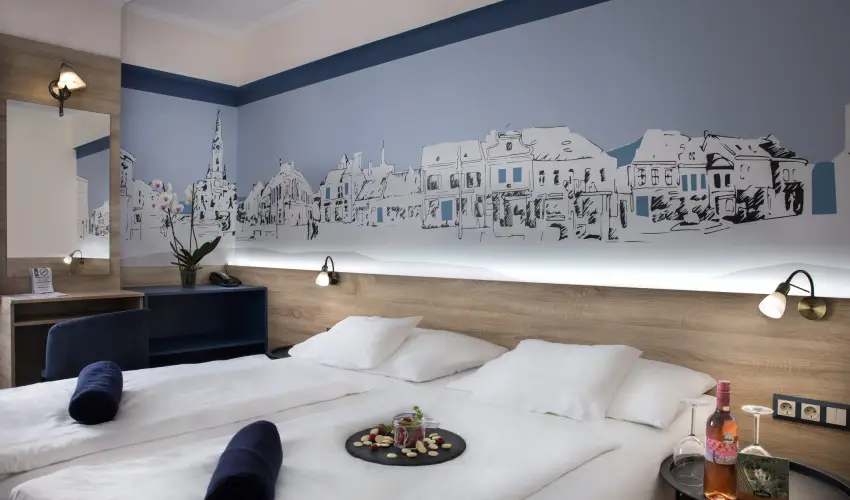 Hotel �rottk� K�szeg - M�rcius 15. (min. 2 �j)