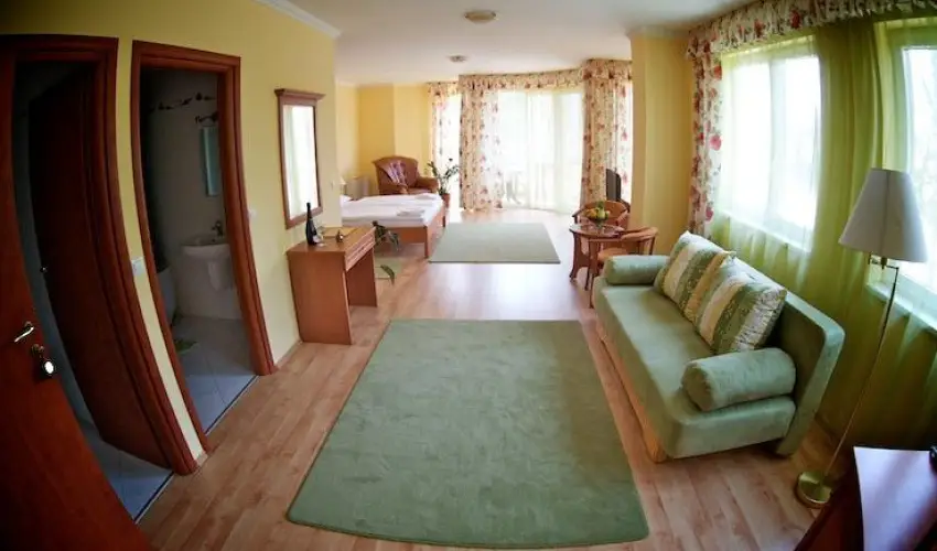 Hotel J�rja Hajd�szoboszl� - M�rcius 15.