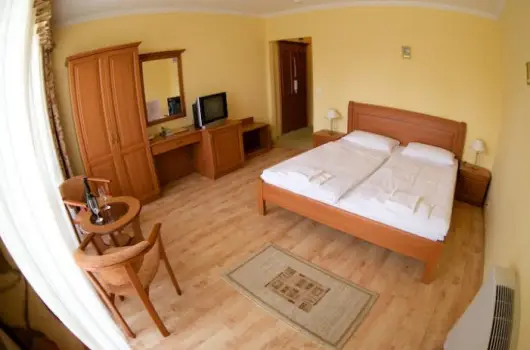 Hotel J�rja - M�rcius 15.