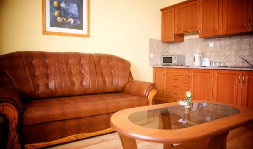Hotel J�rja Hajd�szoboszl� - M�rcius 15.