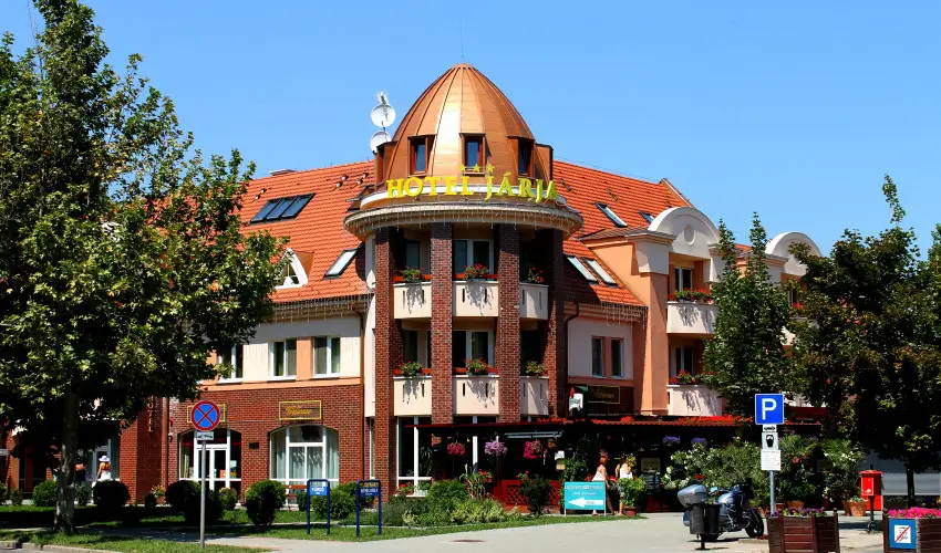 Hotel J�rja Hajd�szoboszl� - M�rcius 15.