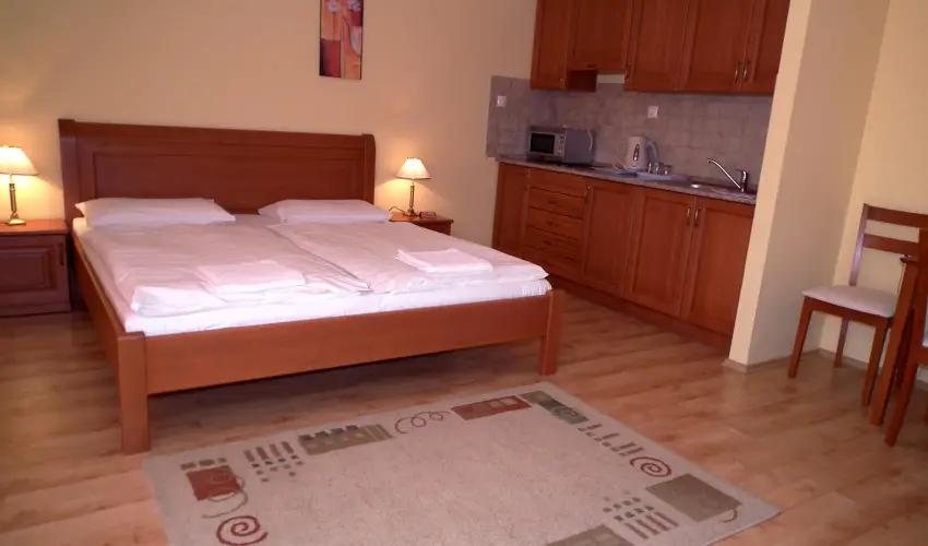 Hotel J�rja Hajd�szoboszl� - M�rcius 15.
