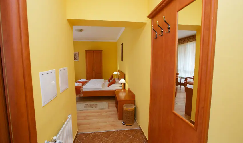 Hotel J�rja Hajd�szoboszl� - M�rcius 15.