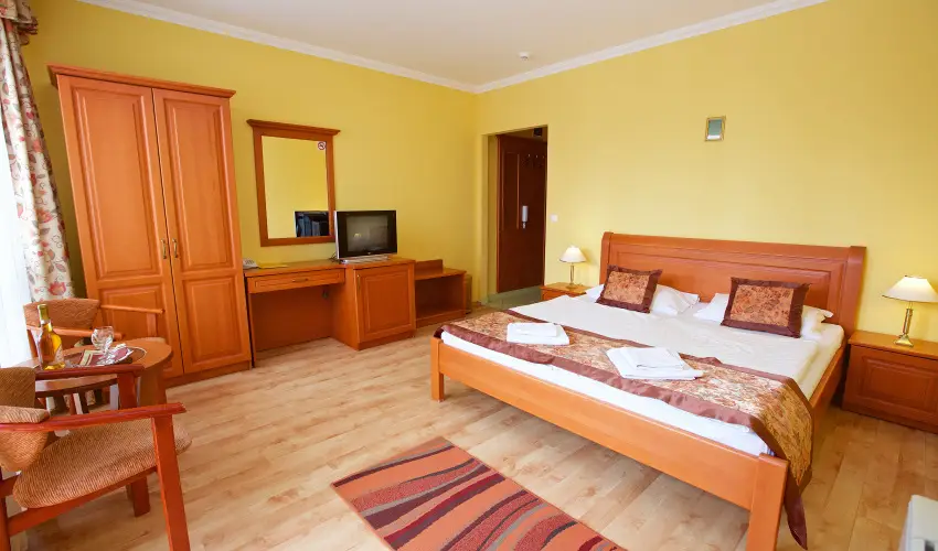 Hotel J�rja Hajd�szoboszl� - M�rcius 15.