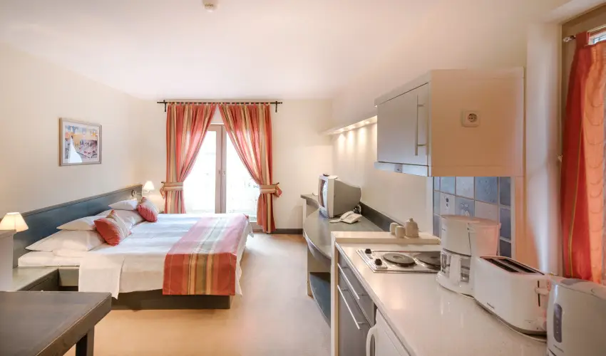 Hotel Kalma H�v�z - M�rcius 15. - teljes el�refizet�ssel