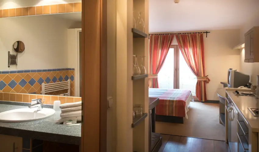 Hotel Kalma H�v�z - M�rcius 15. - teljes el�refizet�ssel