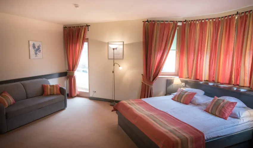 Hotel Kalma H�v�z - M�rcius 15. - teljes el�refizet�ssel