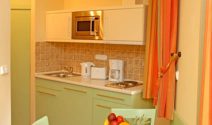 Hotel Kalma H�v�z - M�rcius 15. - teljes el�refizet�ssel
