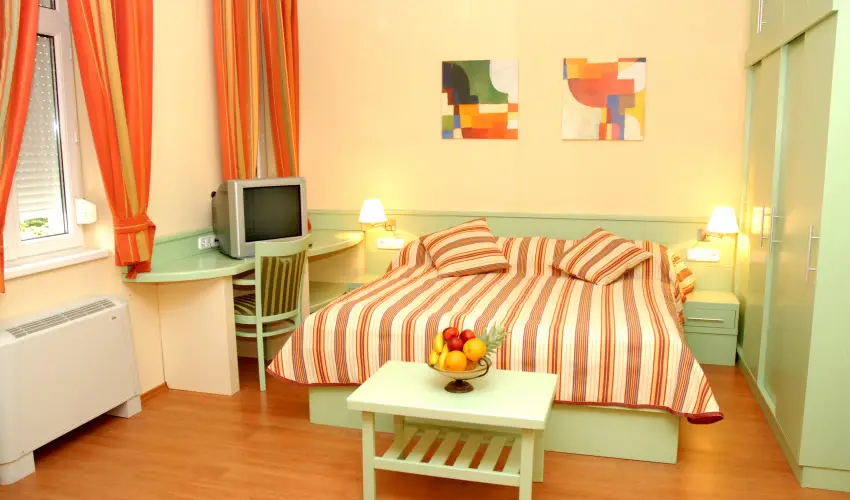 Hotel Kalma H�v�z - M�rcius 15. - teljes el�refizet�ssel