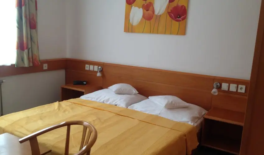 Hotel Kalma H�v�z - M�rcius 15. - teljes el�refizet�ssel