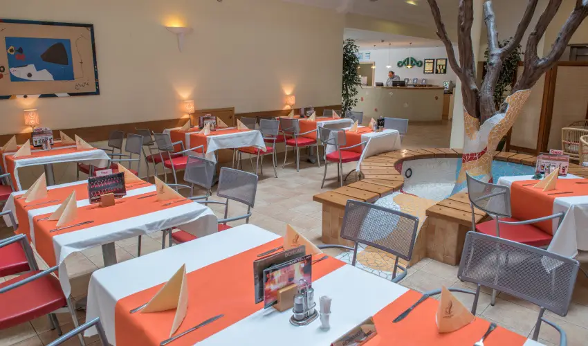 Hotel Kalma H�v�z - M�rcius 15. - teljes el�refizet�ssel