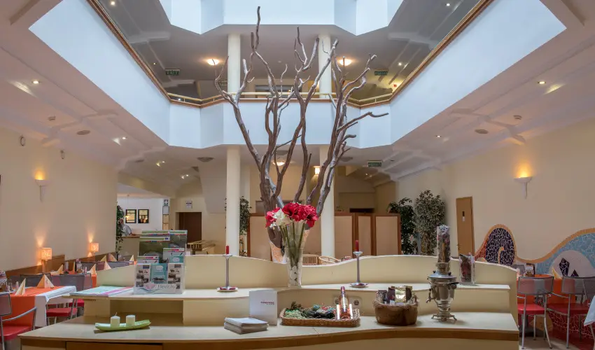 Hotel Kalma H�v�z - M�rcius 15. - teljes el�refizet�ssel