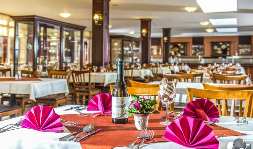 Hotel Kapit�ny Superior Wellness S�meg - M�rciusi ifjak (min. 3 �j)