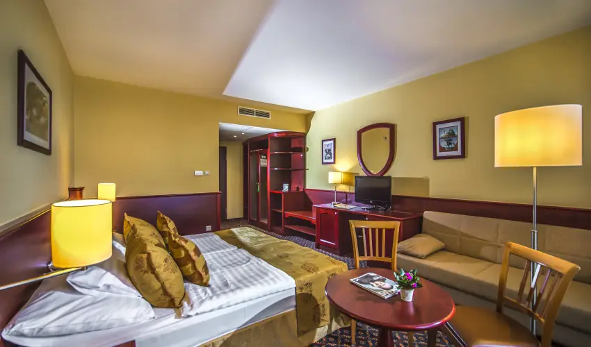 Hotel Kapit�ny Superior Wellness S�meg - M�rciusi ifjak (min. 3 �j)