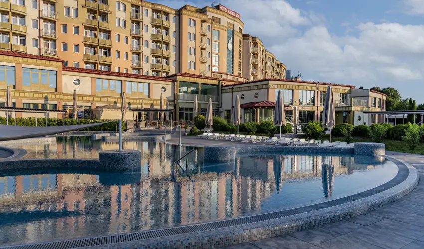 Hotel Karos Spa Zalakaros - M�rcius 15.  (min. 2 �j)