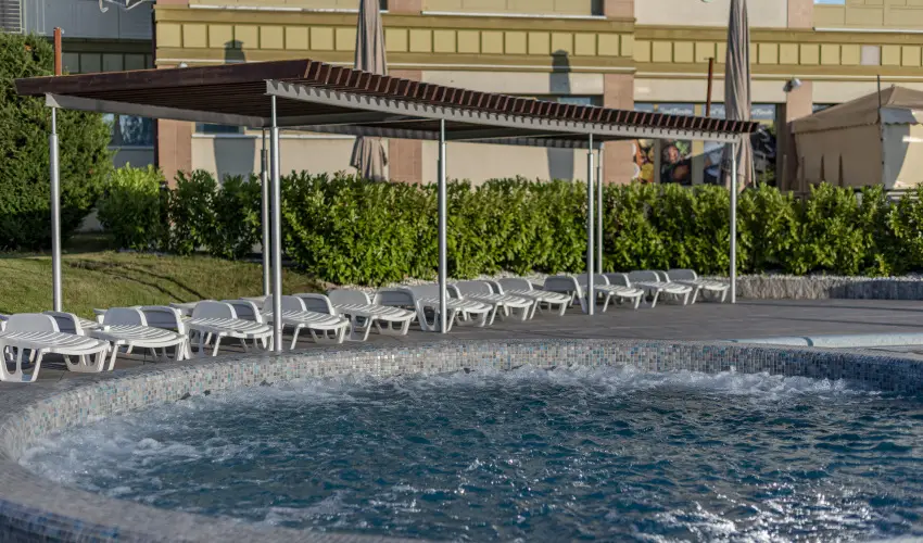Hotel Karos Spa Zalakaros - M�rcius 15.  (min. 2 �j)