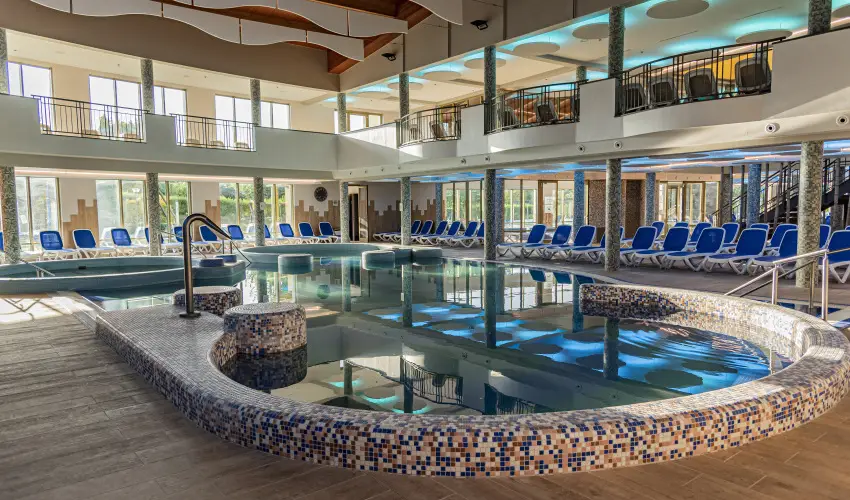 Hotel Karos Spa Zalakaros - M�rcius 15.  (min. 2 �j)