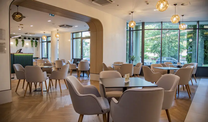 Hotel Karos Spa Zalakaros - M�rcius 15.  (min. 2 �j)