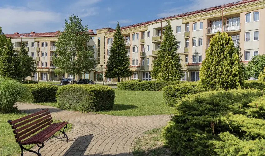 Hotel Karos Spa Zalakaros - M�rcius 15.  (min. 2 �j)