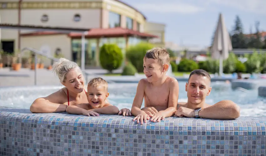 Hotel Karos Spa Zalakaros - M�rcius 15.  (min. 2 �j)