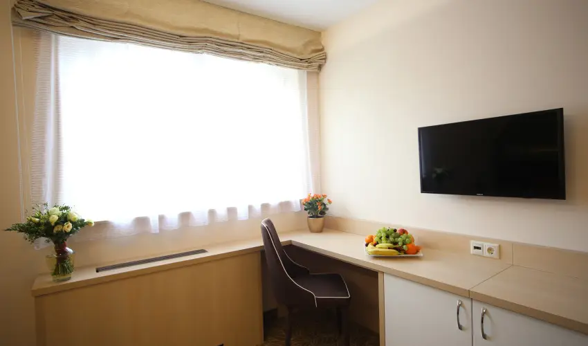 Hotel Kiss Tata - M�rcius 15.