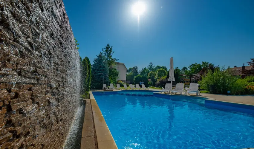 Hotel Kiss Tata - M�rcius 15.