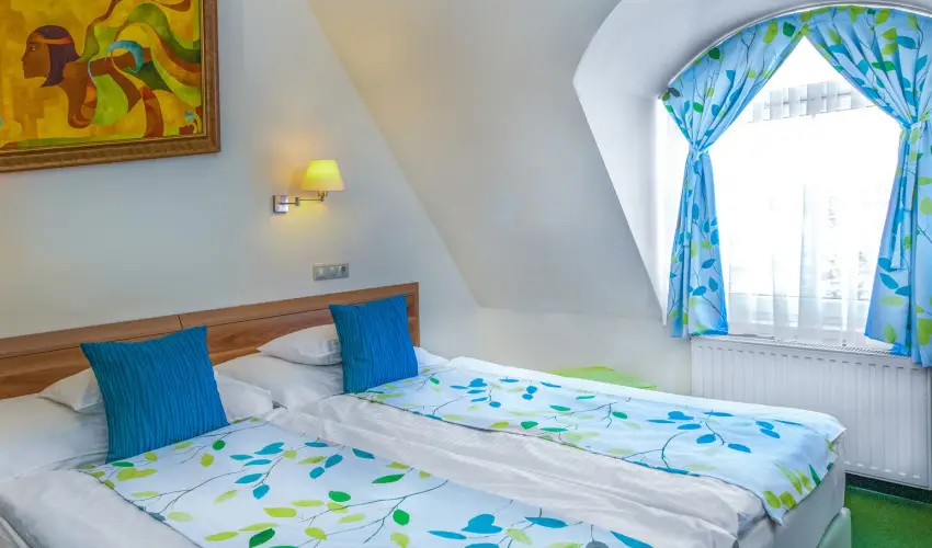 Hotel Kiss Tata - M�rcius 15.