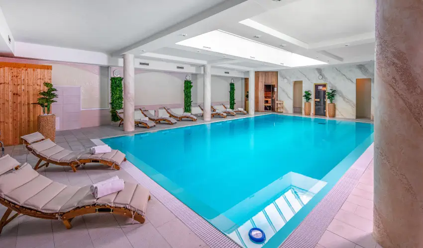 Hotel Kiss Tata - M�rcius 15.