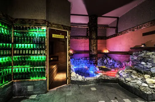 Hotel Korona Wellness, Rendezv�ny & Borhotel Eger - M�rcius 15. 