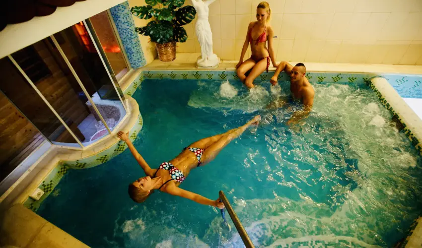 Hotel Korona Wellness, Rendezv�ny & Borhotel Eger Eger - M�rcius 15. 