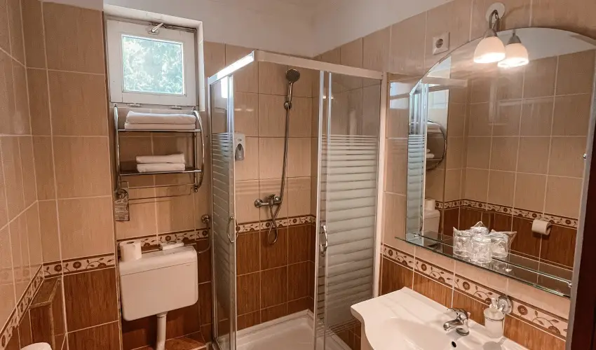 Hotel Korona Wellness, Rendezv�ny & Borhotel Eger Eger - M�rcius 15. 