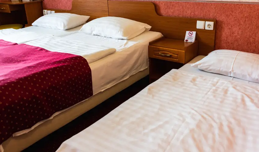 Hotel Korona Wellness, Rendezv�ny & Borhotel Eger Eger - M�rcius 15. 