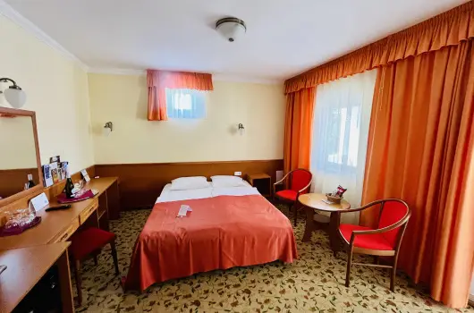 Hotel Korona Wellness, Rendezv�ny & Borhotel Eger - M�rcius 15. 