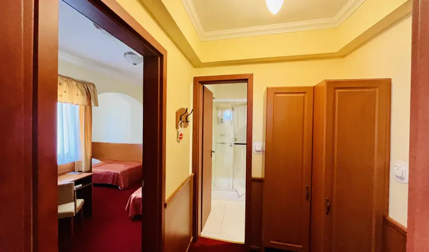Hotel Korona Wellness, Rendezv�ny & Borhotel Eger Eger - M�rcius 15. 