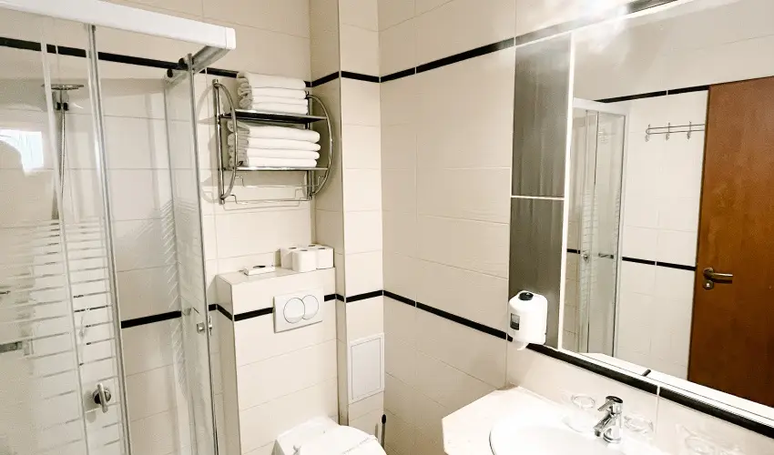 Hotel Korona Wellness, Rendezv�ny & Borhotel Eger Eger - M�rcius 15. 